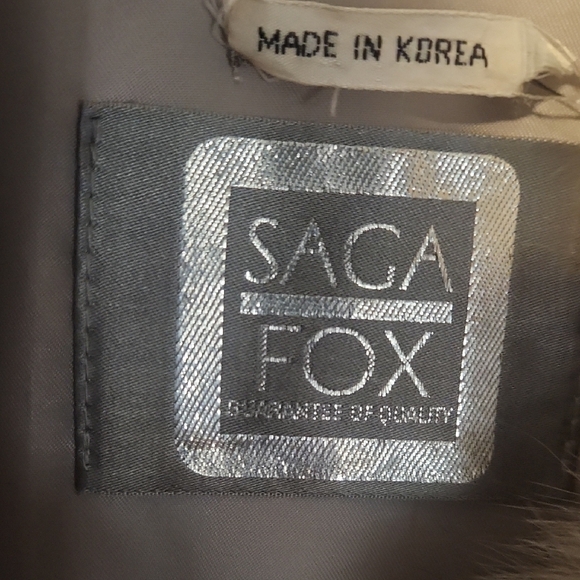 Elegant Cream Authentic Fox Fur Coat - Picture 2 of 15